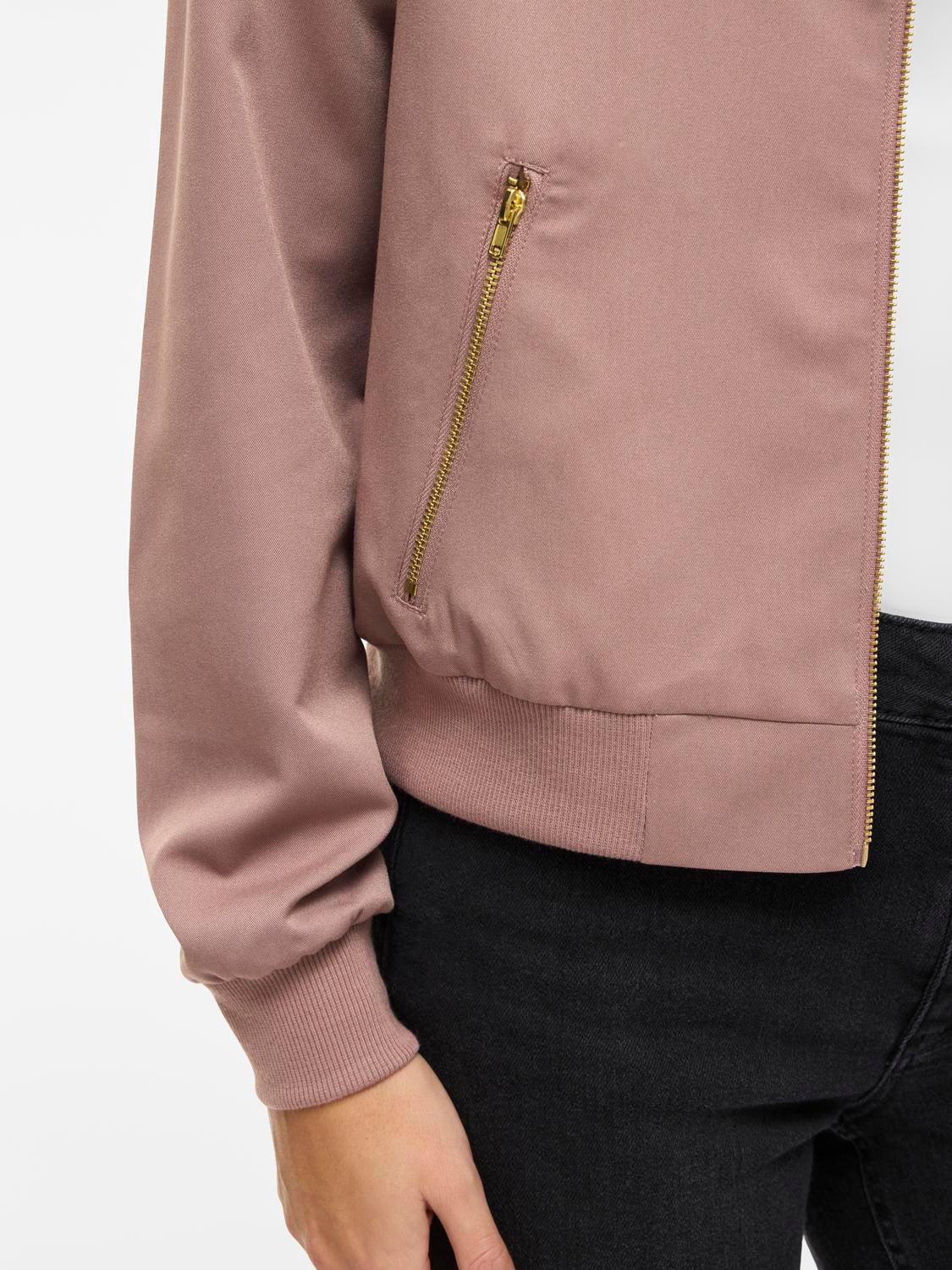 model_shot-detail
